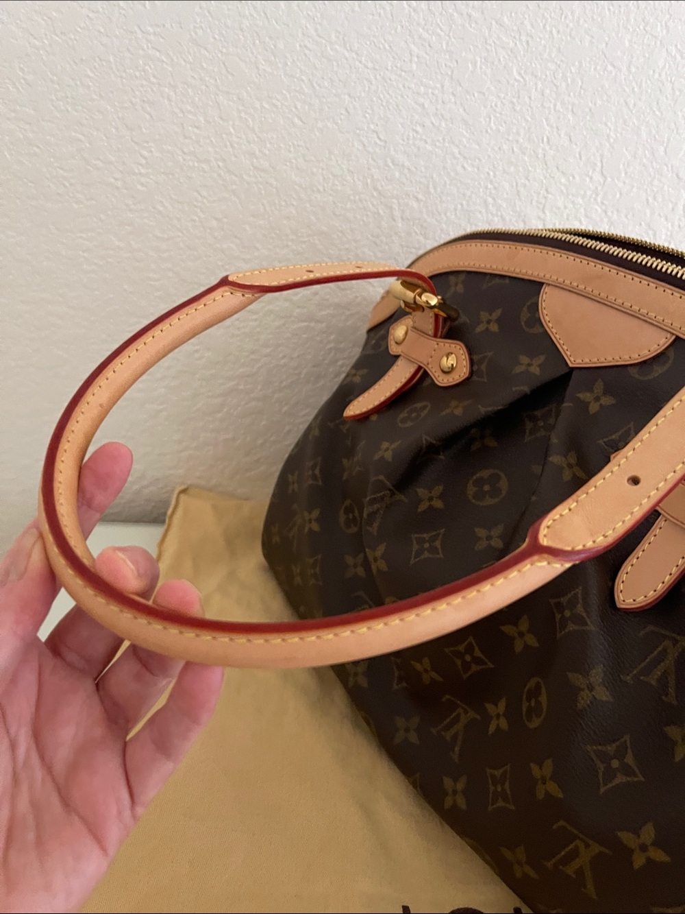 LOUIS VUITTON TIVOLI GM BAG
AUTHENTIC - Picture 12 of 17